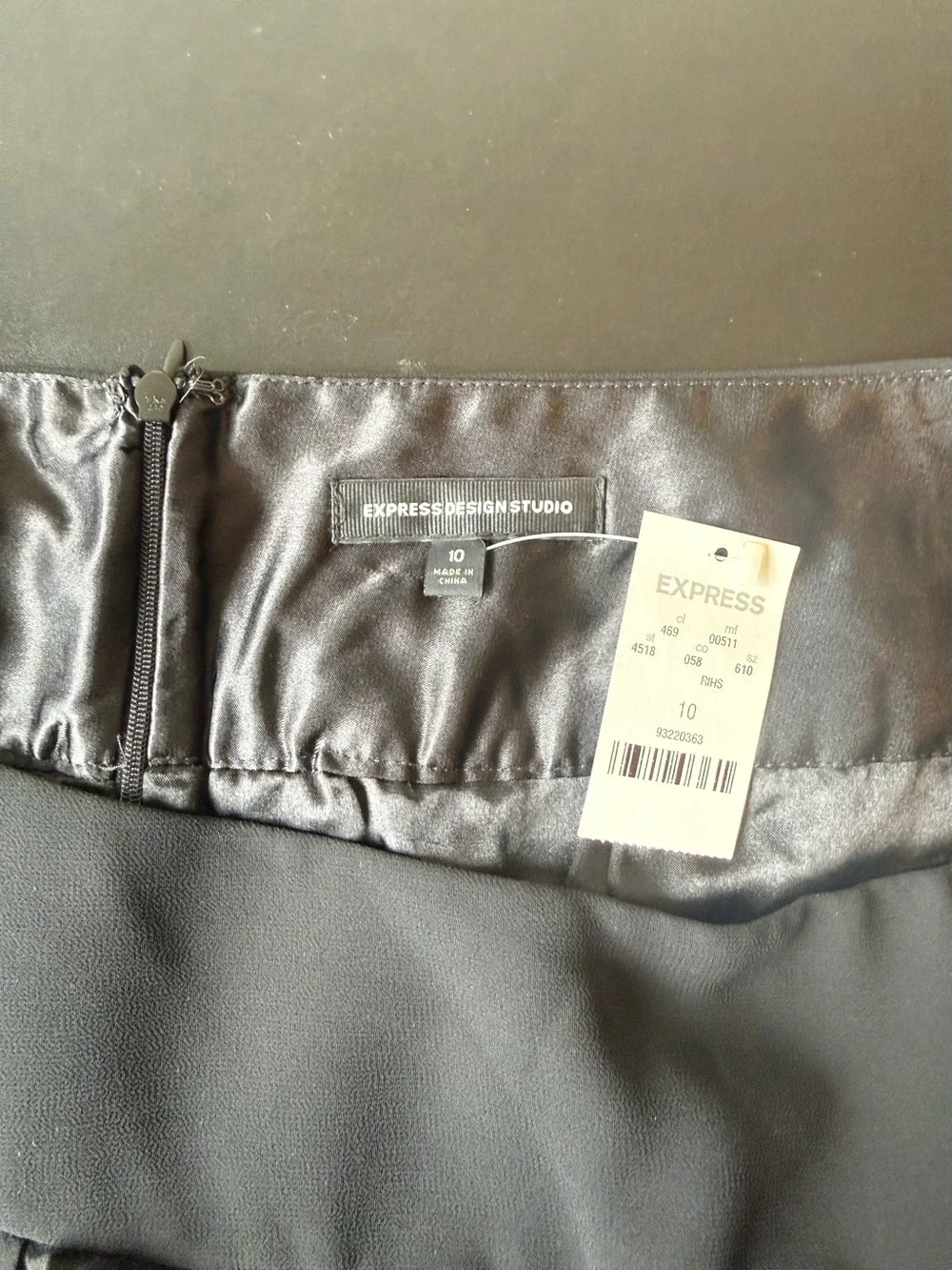 Express Design Studio Woman’s Ruffle Black Mini Skirt | Size 10 NWT - Picture 5 of 7